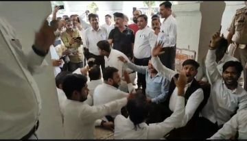 कानपुर नगर29जून24*कानपुर के अधिवक्ताओं का एक और कारनामा सामने। कानपुर नगर29जून24*कानपुर के अधिवक्ताओं का एक और कारनामा सामने।