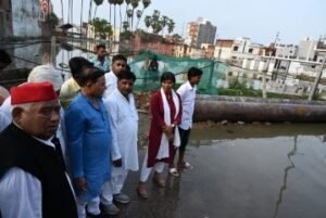 अयोध्या29जून24*पारसनाथ यादव सहित पार्टी के वरिष्ठ नेता कार्यकर्ता ने रामपथ मार्ग का सहादतगंज लेकर अयोध्या तक निरीक्षण किया