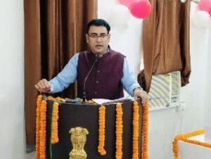 कौशांबी30जून24*डाक ही नहीं, बैंकिंग व आधार सेवाएं भी घर बैठे उपलब्ध करा रहा डाकिया-- पोस्टमास्टर जनरल*