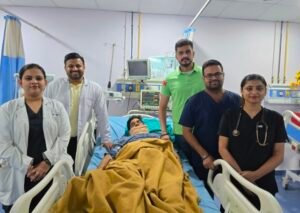 मथुरा 19 जून 2024 - न्यूरो सर्जरी ने आयुष्मान के जरिए निःशुल्क किया  इलाज, मरीज के परिजनों ने दिया डाक्टर्स को साधुवाद