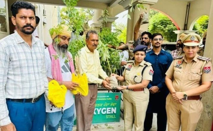 पंजाब 31 जुलाई 2024* एसएसपी प्रज्ञा जैन ने किये पौधे वितरित