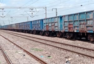 औरैया 13 जुलाई 24**ब्रेक शू जाम होने से 20 मिनट तक खड़ी रही मालगाड़ी* औरैया 13 जुलाई 24**ब्रेक शू जाम होने से 20 मिनट तक खड़ी रही मालगाड़ी*