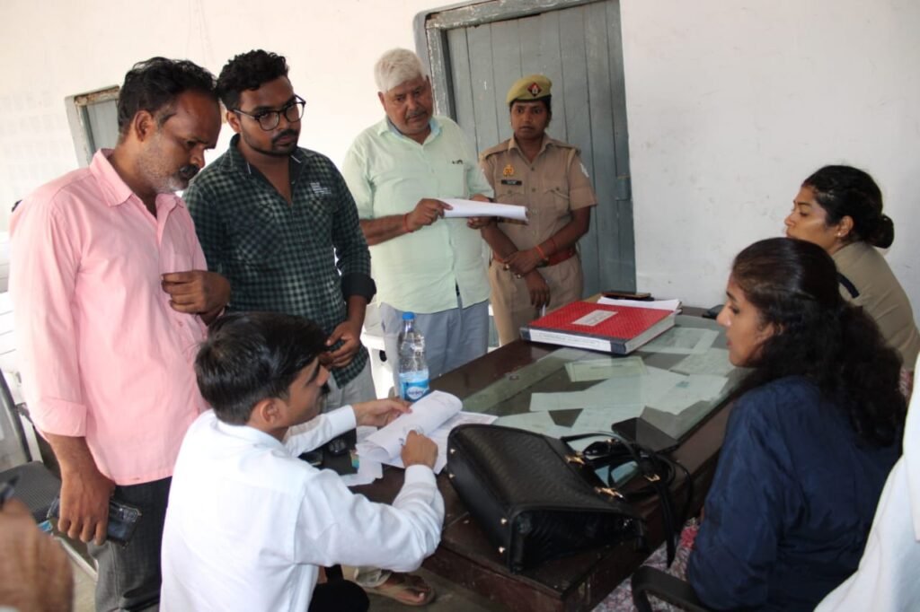 औरैया 13 जुलाई 24*डीएम एसपी ने समाधान दिवस में सुनी समस्याएं औरैया 13 जुलाई 24*डीएम एसपी ने समाधान दिवस में सुनी समस्याएं