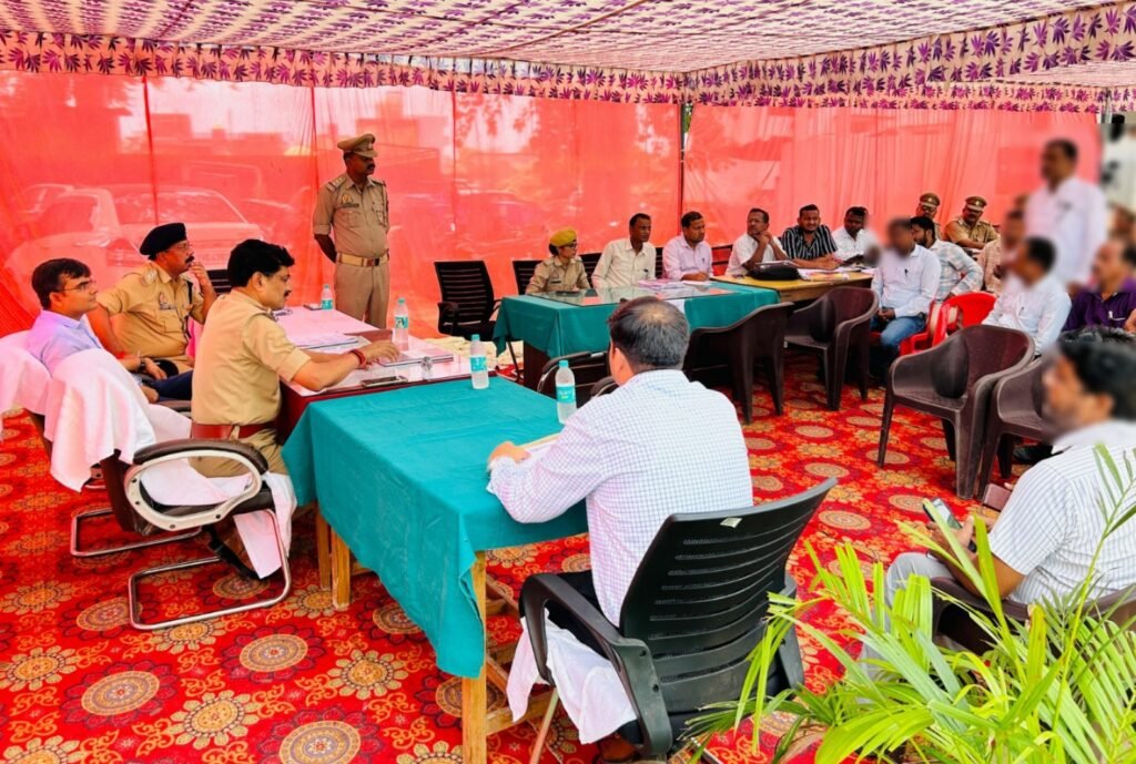 बाराबंकी13जुलाई24*सम्पूर्ण समाधान दिवस पर डीएम व एसपी ने जनता की समस्याओं को सुनकर निस्तारण के निर्देश दिए।