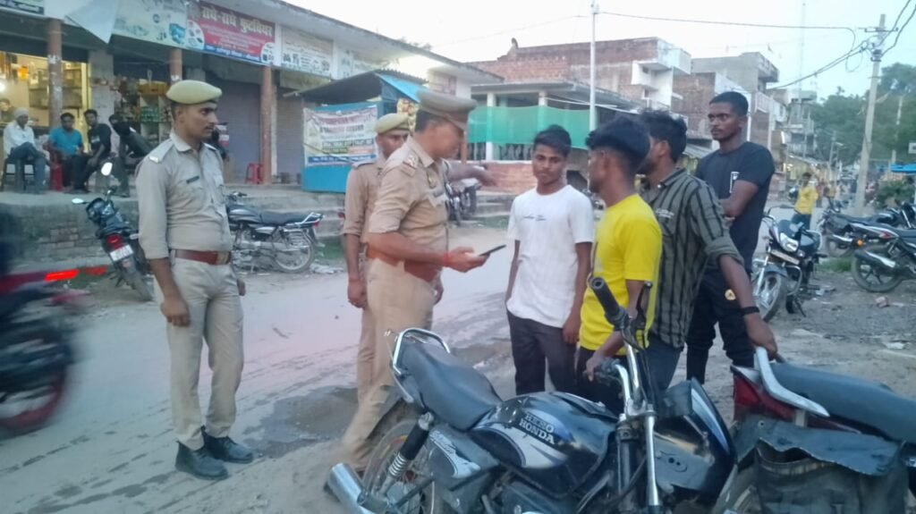 कौशांबी20जुलाई*हर्रायपुर चौकी प्रभारी ने चलाया वाहन चेकिंग अभियान*