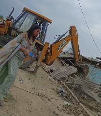 शिवहर2जुलाई24*अतिक्रमण के खिलाफ चला प्रशासन का JCB* शिवहर2जुलाई24*अतिक्रमण के खिलाफ चला प्रशासन का JCB*