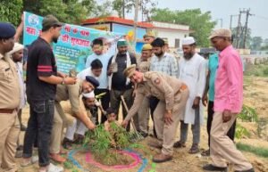 नानौता(सहारनपुर)2जुलाई24*वन विभाग द्वारा किया गया वृक्षारोपण "एक पेड़ मां के नाम" अभियान के तहत किया वृक्षारोपण नानौता(सहारनपुर)2जुलाई24*वन विभाग द्वारा किया गया वृक्षारोपण "एक पेड़ मां के नाम" अभियान के तहत किया वृक्षारोपण