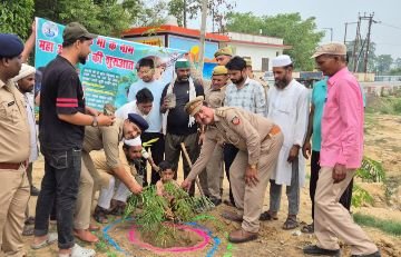 नानौता(सहारनपुर)2जुलाई24*वन विभाग द्वारा किया गया वृक्षारोपण "एक पेड़ मां के नाम" अभियान के तहत किया वृक्षारोपण नानौता(सहारनपुर)2जुलाई24*वन विभाग द्वारा किया गया वृक्षारोपण "एक पेड़ मां के नाम" अभियान के तहत किया वृक्षारोपण