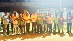 कौशांबी3जुलाई24*कांग्रेसियों ने कैंडल जलाकर प्रकट किया शोक*