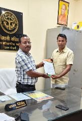 कौशांबी6जुलाई24*मानक विहीन सड़क बनाने वाले ठेकेदार का रोका जाए भुगतान*