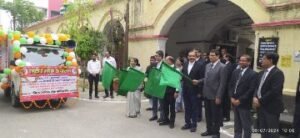 सहारनपुर8जुलाई24*राष्ट्रीय लोक अदालत के प्रचार वाहन को हरी झंडी दिखाकर रवाना किया...*