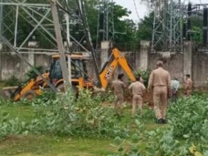 आगरा9जुलाई24*आशिक को प्रेमिका के पति ने क़त्ल कर लाश को नाले में बहा दिया।