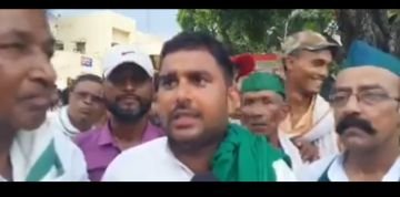 लखनऊ 10जुलाई24*पुलिस उत्पीड़न से परेशान किसानों ने थाने का घेराव किया, लखनऊ 10जुलाई24*पुलिस उत्पीड़न से परेशान किसानों ने थाने का घेराव किया,