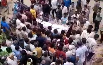 अलीगढ़14जुलाई24*एचटी लाइन टूटकर युवक के ऊपर गिरने से युवक की मौत