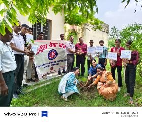 कौशांबी15जुलाई24*भवंस मेहता महाविद्यालय भरवारी में एक पेड़ मां के नाम अभियान का आयोजन*