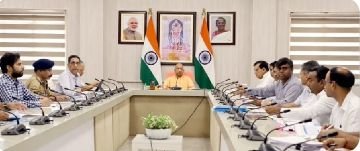लखनऊ 15जुलाई24 सीएम योगी ने ऊर्जा विभाग की समीक्षा बैठक की*