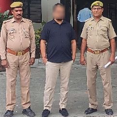 लखनऊ15जुलाई24*लखनऊ: एल्पिडा होम्स प्राइवेट लिमिटेड कंपनी का डायरेक्टर हुआ गिरफ्तार* लखनऊ15जुलाई24*लखनऊ: एल्पिडा होम्स प्राइवेट लिमिटेड कंपनी का डायरेक्टर हुआ गिरफ्तार*