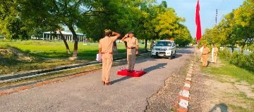 कौशांबी16जुलाई24*अपर पुलिस अधीक्षक ने ली परेड की सलामी*