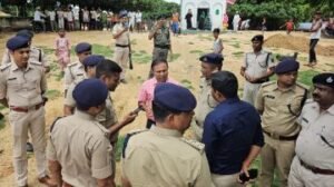 भागलपुर16जुलाई24*मोहर्रम पर्व को लेकर डीएम और एसएसपी ने किया शहर में फ्लैग मार्च*