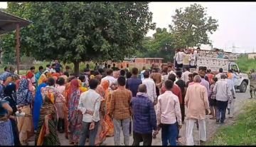 कानपुर नगर19जुलाई24*दोनो बच्चों के शव देख उमड़ी हजारों लोगों की भीड़,भीगी आंखों से दी गई अंतिम विदाई।* कानपुर नगर19जुलाई24*दोनो बच्चों के शव देख उमड़ी हजारों लोगों की भीड़,भीगी आंखों से दी गई अंतिम विदाई।*