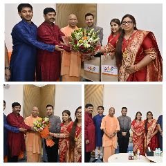 प्रयागराज20जुलाई24*मन्त्री नन्दी के बेटे बहू को cm योगी नें उनके निवास पर पहुंचकर दिया आशीर्वाद* ✨