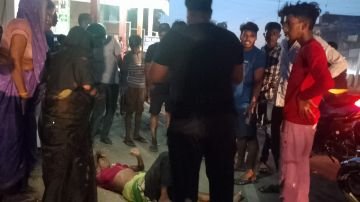 कौशांबी20जुलाई24*बुलेट बाइक चालक ने अधेड़ महिला को मारी टक्कर महिला का दायां पैर टूटा* कौशांबी20जुलाई24*बुलेट बाइक चालक ने अधेड़ महिला को मारी टक्कर महिला का दायां पैर टूटा*