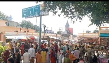 अयोध्या21जुलाई24*अयोध्या के मठ मंदिरों में गुरु पूजन को उमड़ा शिष्यों का भारी हुजूम।