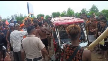 हरिद्वार23जुलाई24*रूड़की में कांवड़ियों का ताँडव ई रिक्शा चालक की की जमकर पिटाई