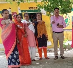 कौशांबी23जुलाई24*अलग-अलग टीएलएम के उपयोगिता के बारे में छात्रों को दी जानकारी*