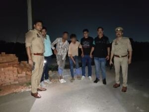 हापुड़24जुलाई24*एसओजी टीम ने संयुक्त कार्यवाही कर मुठभेड़ के दौरान 02 शातिर बदमाशों को घायलावस्था में किया गिरफ्तार।