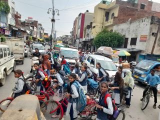 औरैया26जुलाई24*ट्रैफिक सिपाही के होने से एक घंटा लगा रहा जाम,आटो संचालकों की मनमानी से रहती जाम की स्थिति औरैया26जुलाई24*ट्रैफिक सिपाही के होने से एक घंटा लगा रहा जाम,आटो संचालकों की मनमानी से रहती जाम की स्थिति