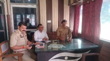 मोहनलालगंज, लखनऊ27जुलाई24*कोतवाली मोहनलालगंज में आयोजित हुआ थाना दिवस।।* मोहनलालगंज, लखनऊ27जुलाई24*कोतवाली मोहनलालगंज में आयोजित हुआ थाना दिवस।।*