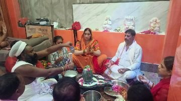 अयोध्या27जुलाई24*भगवान शिव परिवार की प्रतिमा हनुमान किला मंदिर में की गई स्थापित