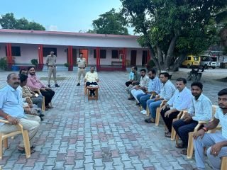 हरदोई28जुलाई24*मिश्रिख लोकसभा सांसद अशोक रावत जी ने अपने पैतृक गाँव, कैम्प कार्यालय पर लोगो को सुनकर उनकी समस्याओं का निवारण किया।