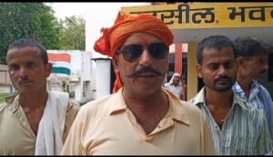 महोबा31जुलाई24*प्रधान कर रहा धांधली ,एसडीएम साहब जांच कराओ