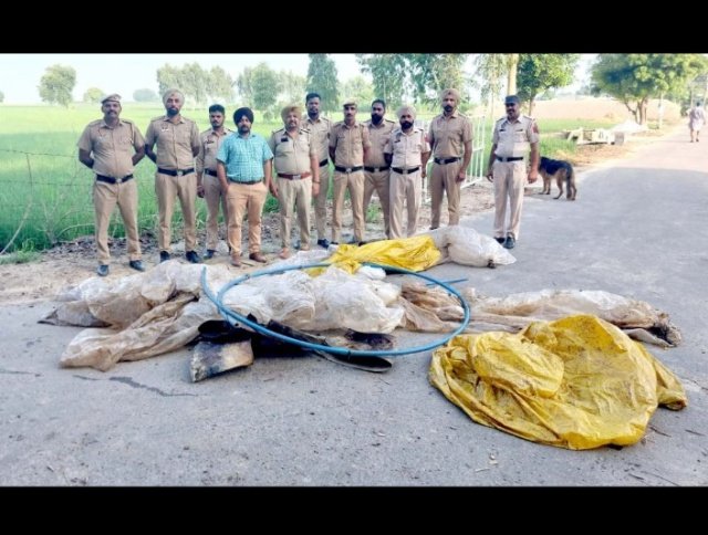 पंजाब 13 अगस्त 2024* एक्साईज विभाग के इंस्पैक्टर निर्मल सिंह की टीम ने 25000 लीटर लाहन को नष्ट किया पंजाब 13 अगस्त 2024* एक्साईज विभाग के इंस्पैक्टर निर्मल सिंह की टीम ने 25000 लीटर लाहन को नष्ट किया