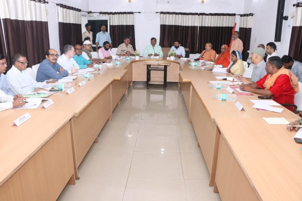 अनुपपुर 03 जुलाई 24*अमरकंटक में पर्यटको को आकर्षित करने समन्वित प्रयास करें बी.एस. जामोद कमिश्नर नर्मदा मंदिर ट्रस्ट की बैठक में दी गई सौंदर्यीकरण कार्यों की जानकारी