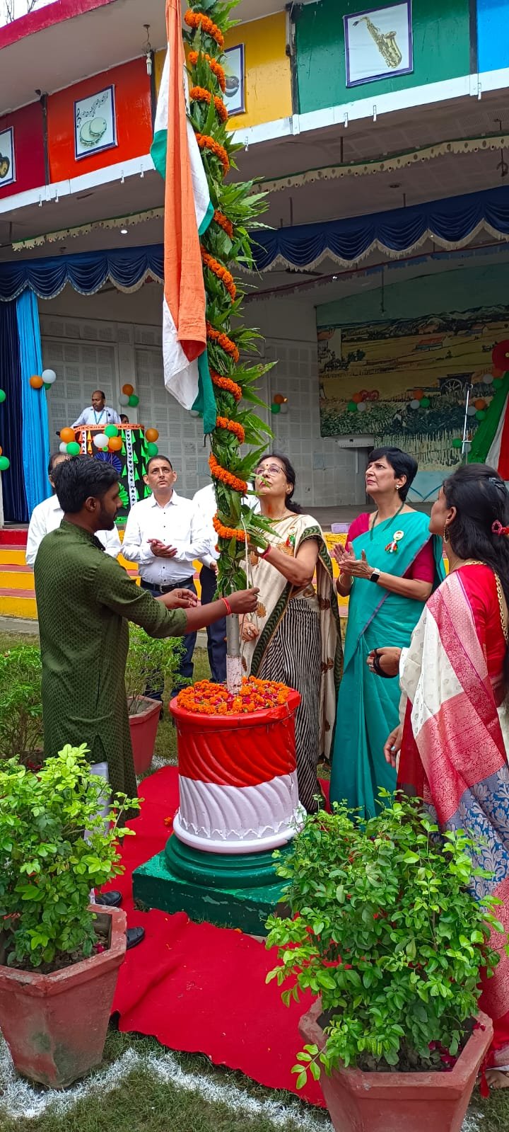 बनारस 15 अगस्त 24*स्वतंत्रता दिवस का कार्यक्रम धूमधाम से मना