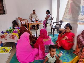 कौशाम्बी3अगस्त24*52 आंगनबाड़ी केंद्रों एवं 26 वीएचएसएनडी सेशन का आकस्मिक निरीक्षण*