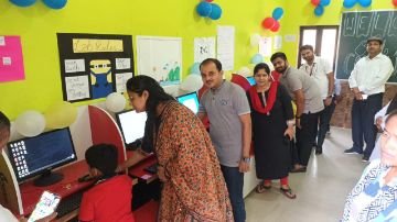 अयोध्या3अगस्त24*अरहत इंटर नेशनल मांटेशरी विद्यालय में बैंक प्रबंधक ने किया कंप्यूटर कक्ष का उद्घाटन