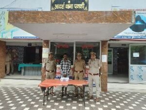 कानपुर नगर4अगस्त24*अपराध एवं अपराधियों के विरुद्ध चलाये जा रहे अभियान के क्रम में 25000/-का वारन्टी अभियुक्त गिरफ्तार।