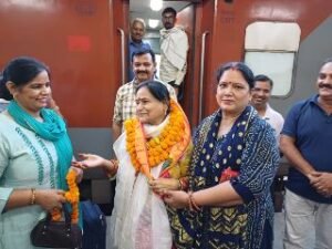 मुजफ्फरनगर5अगस्त24*ग्वालियर से मुजफ्फरनगर पहुची विश्व हिन्दू परिषद की क्षेत्रीय प्रमुख श्रीमती विमला शुक्ला...*_