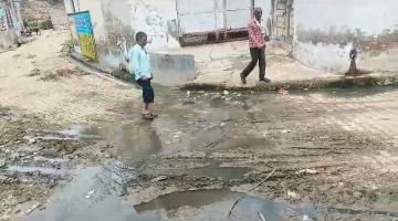 मथुरा5अगस्त24*सोंख देहात के गांव नगला आशा में नहीं आते हैं सफाई कर्मचारी,ग्रामीणों में बीमारी फैलने का भय मथुरा5अगस्त24*सोंख देहात के गांव नगला आशा में नहीं आते हैं सफाई कर्मचारी,ग्रामीणों में बीमारी फैलने का भय