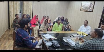 कौशाम्बी6अगस्त24*झण्डा तैयार किये जाने के सम्बन्ध में स्वयं सहायता समूह की महिलाओं के साथ एडीएम ने की बैठक*