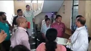 मैनपुरी6अगस्त24*बेसिक शिक्षा कार्यालय का DM - SP ने किया औचक निरीक्षण