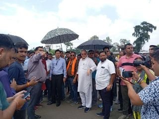 नैनीताल6अगस्त24*लालकुआं क्षेत्र में राष्ट्रीय राजमार्ग के निर्माण में आ रही ग्रामीणों की समस्याओं को सुना