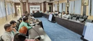 कानपुर देहात 06 अगस्त 2024 *जिलाधिकारी ने की निराश्रित गौवंश संरक्षण अभियान एवं गौ आश्रय स्थल संचालन की समीक्षा, दिए निर्देश*