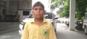 मथुरा6अगस्त24*मेबाइल को चुरा कर घाडा़ जमीन के अन्दर। चोरी पता ना चलने की डर कि वजह से कि मोबाइल कि तोड़फोड़।