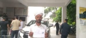 मथुरा7अगस्त24*मंदिर के नाम हो चुकी जमीन को भूमाफियाओं ने दबाव बनाकर किया कब्जा