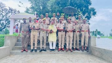 रायबरेली7अगस्त24*पोखरनी ग्राम सभा में बने अमृत सरोवर में किया गया वृक्षारोपण